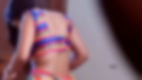 पति ने कहा उसके दोस्तों के ढेरों एहसान हैं