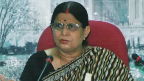 शिक्षा मंत्री नीरा यादव को बागी शालिनी से चुनौती शिक्षा मंत्री नीरा यादव को बागी शालिनी से चुनौती