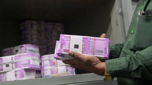 आयकर विभाग की रेड में मिलने वाले 2,000 के नोटों में बड़ी गिरावट