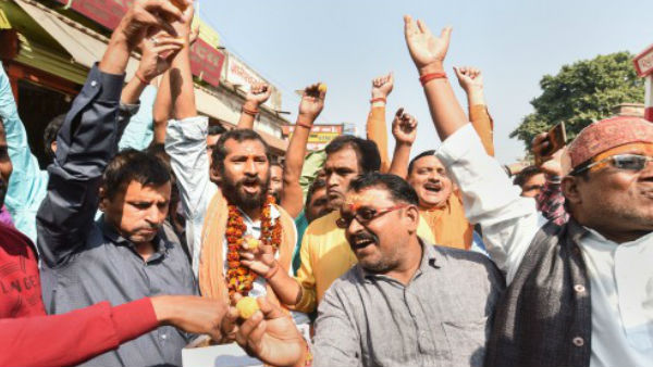  निर्मोही अखाड़े का दावा खारिज