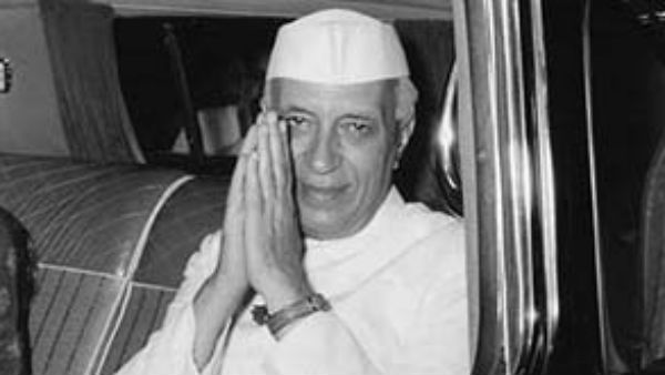 बच्चों के बीच चाचा नेहरू के नाम से मशहूर थे जवाहर लाल 