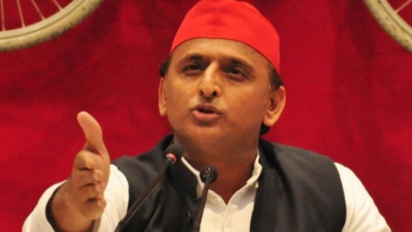 Akhilesh Yadav said CM Yogi tell there are pits in the roads or roads in the pits Akhilesh Yadav said CM Yogi tell there are pits in the roads or roads in the pits