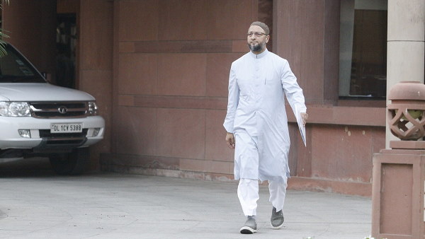 'ओवैसी के बयान नहीं सुनता, पक्षकार मैं हूं'