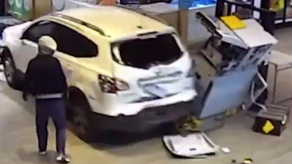 सीसीटीवी में कैद हुआ पूरा मामला सीसीटीवी में कैद हुआ पूरा मामला