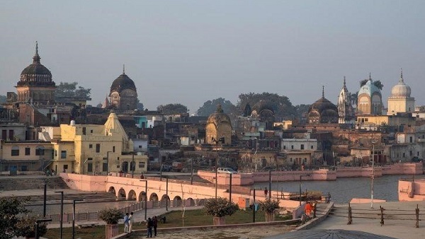 मध्य प्रदेश से 10 लोग हिरासत में