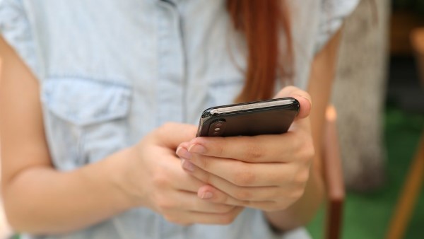 woman killed self after husband deny to recharge her mobile woman killed self after husband deny to recharge her mobile