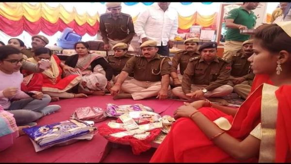 दुल्हन की मां का पूर्व में निधन