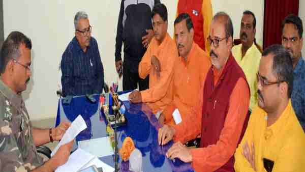 पीए ने दर्ज कराया मुकदमा