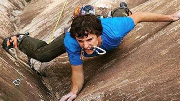 1000 फीट से नीचे जा गिरे ब्रैड 