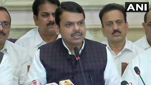 फडणवीस ने शपथ के तीन दिन बाद ही दिया इस्तीफा