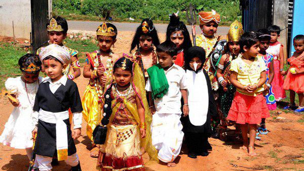 बच्चों की शिक्षा की तरफ ध्यान बच्चों की शिक्षा की तरफ ध्यान