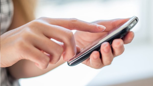 महिला बनकर फेसबुक युवती का दोस्त बना युवक महिला बनकर फेसबुक युवती का दोस्त बना युवक