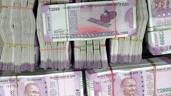 ज्यादातर एटीएम में भी 2000 का नोट नहीं मिल रहा