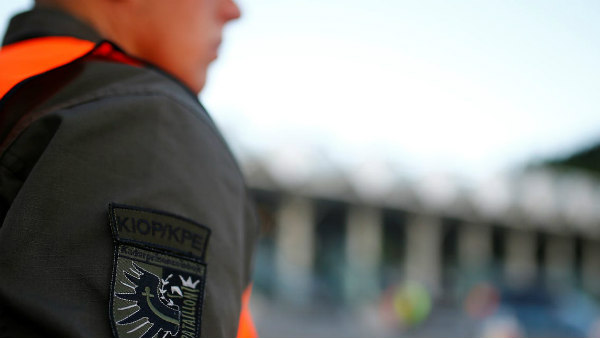  ऐसे 170 कुत्‍ते सेना का हिस्‍सा 