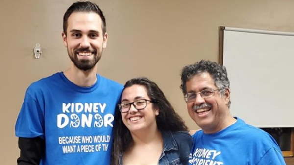 ब्वॉयफ्रेंड ने गर्लफ्रेंड के पिता दी किडनी ब्वॉयफ्रेंड ने गर्लफ्रेंड के पिता दी किडनी