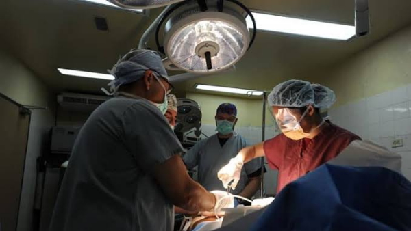 ब्लैडर से चूसकर बाहर निकाला मूत्र