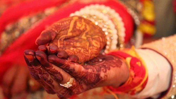 पत्नी कर रही न्यायिक सेवा की तैयारी