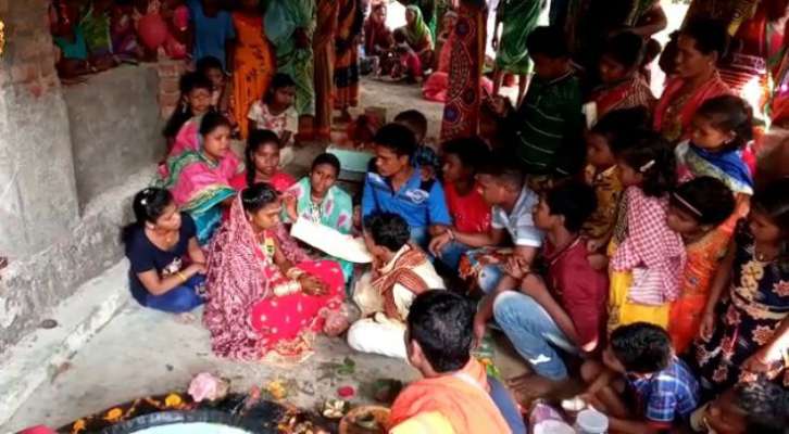 Young Couple left Naxalite training for Love Marriage in Odisha Young Couple left Naxalite training for Love Marriage in Odisha