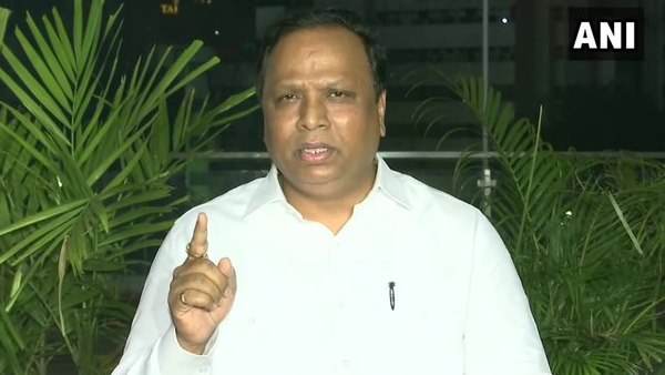 Ashish Shelar says dentification parade is done in case of accused persons, not in case of elected MLAs Ashish Shelar says dentification parade is done in case of accused persons, not in case of elected MLAs