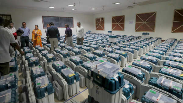 फिर उठाया गया ईवीएम पर सवाल