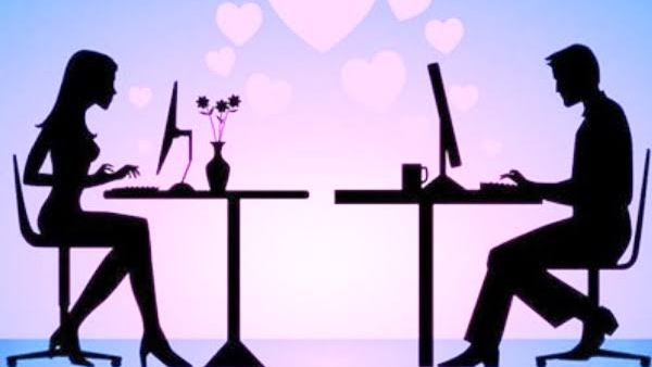 कीमती सामान का दिया लालच