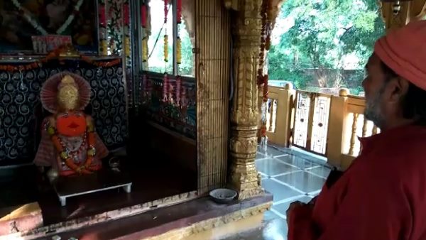  कई घंटे तक सुनते थे रामकथा