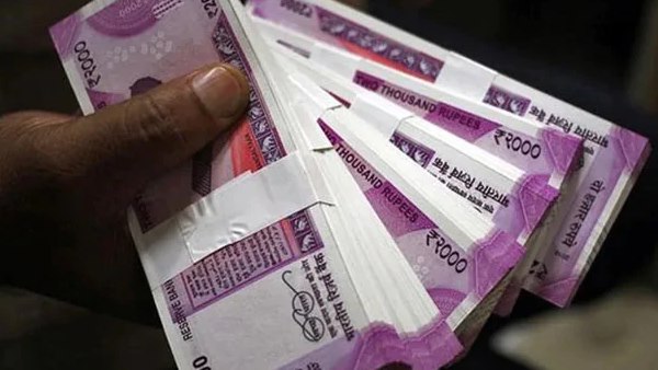 जिस वक्त धनजी को पैसे मिले उस समय उनके पास नहीं था बस का किराया