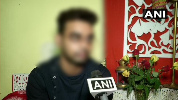 असुरक्षित महसूस कर रहा बॉयफ्रेंड