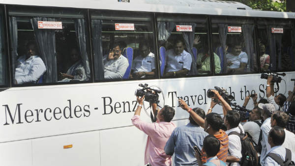 विधायकों पर पल-पल रखी जा रही है नजर