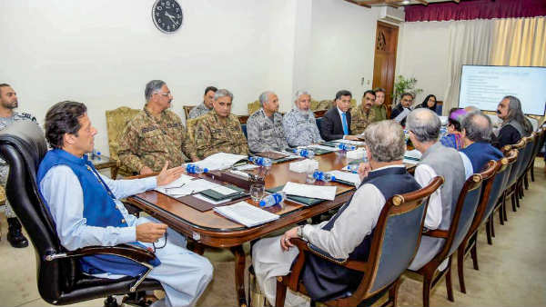 इमरान के ट्वीट्स से खुल चुकी है पोल