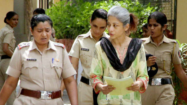 इंद्राणी के पास जेल में कहां से आते हैं पैसे?