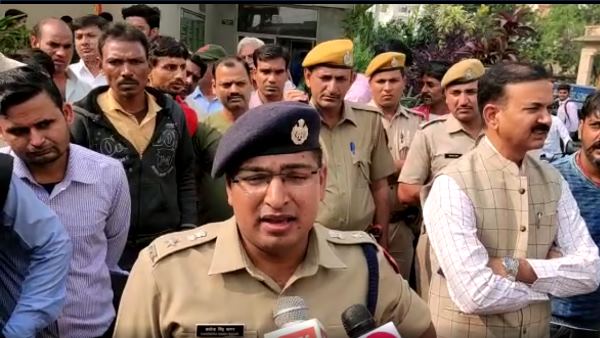 Jaipur young man and Girl shot each other in car Jhotwara 