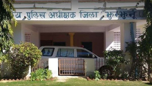 ड्राइवर को भी कर रहे परेशान