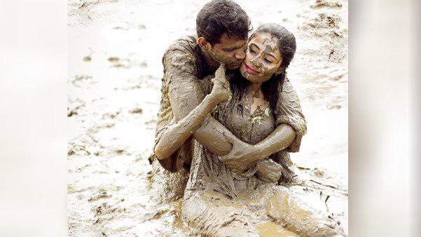 दूल्‍हा राजनेता तो दुल्‍हन है पेशे से नर्स