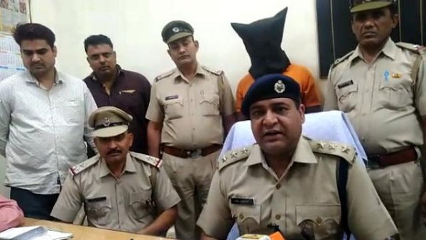 मरीज बनकर घुसा था घर में