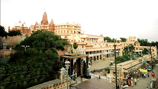 दिन और मंदिर खुलने का समय 