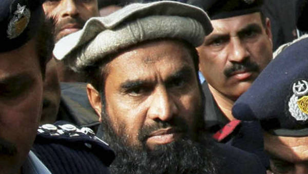 टीवी, इंटरनेट और मोबाइल फोन के साथ आतंकी 