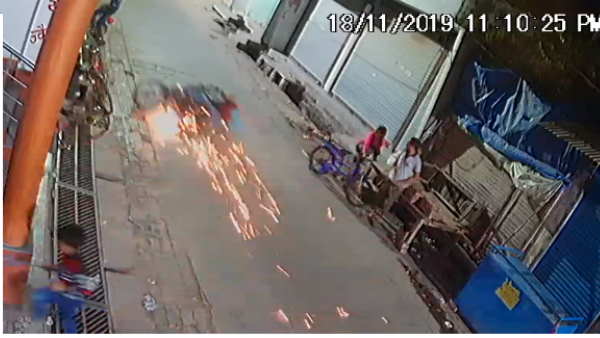 सीसीटीवी फुटेज में घटना कैद सीसीटीवी फुटेज में घटना कैद