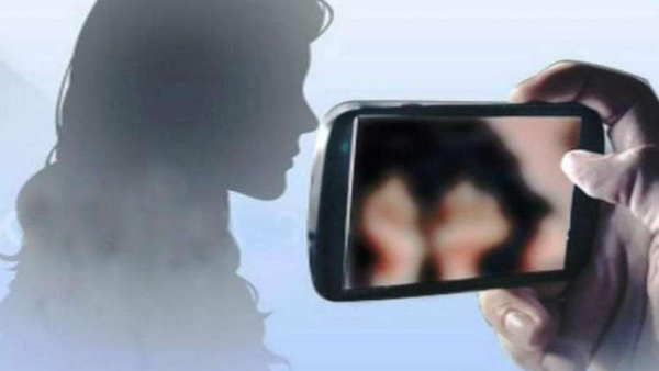 बहनोई ने खींची चुनरी