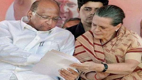 फडणवीस पर कसा तंज