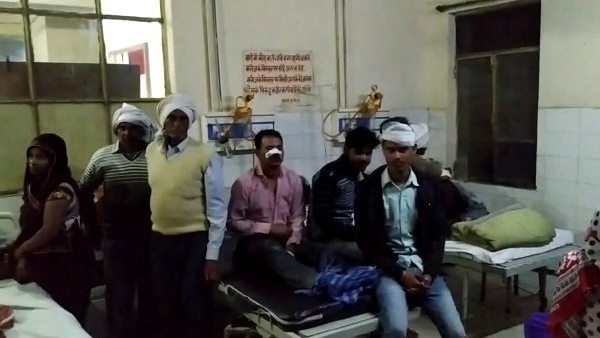 दलित परिवार पर टूट पड़े दबंग