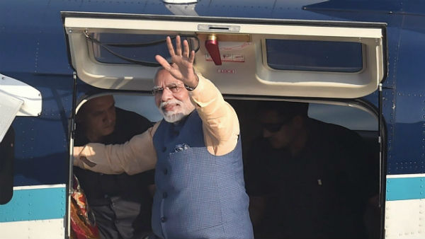 पीएम मोदी पर लगा नियमों को तोड़ने का आरोप पीएम मोदी पर लगा नियमों को तोड़ने का आरोप