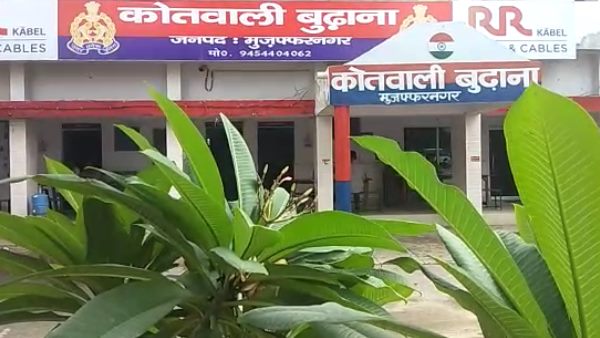 घर में घुसकर की छेड़छाड़, अश्लील हरकत