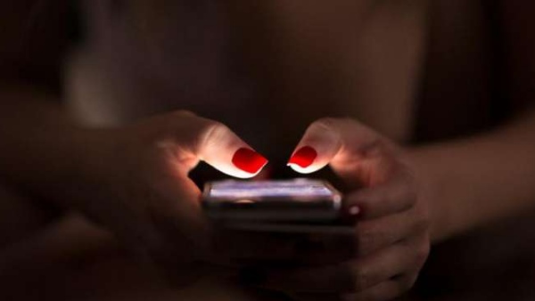 रिसेप्शनिस्ट महिला का भेजे अश्लील वीडियो