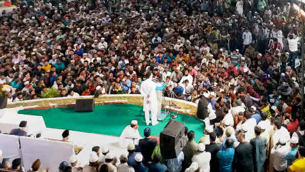 'हिंदू-मुस्लिम खुश हैं, इसलिए नाखुश हैं ओवैसी'