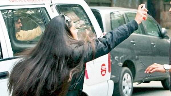 पर्स में हथियार अनिवार्य रूप से रखें 