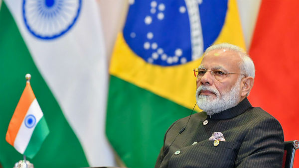 एसपीजी नियमों का पालन करते पीएम मोदी एसपीजी नियमों का पालन करते पीएम मोदी