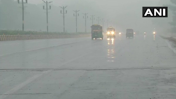 सुबह की बारिश के बाद और बढ़ गया प्रदूषण