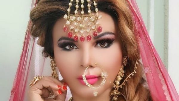 लोगों को पसंद आ रहा है राखी का ये अंदाज