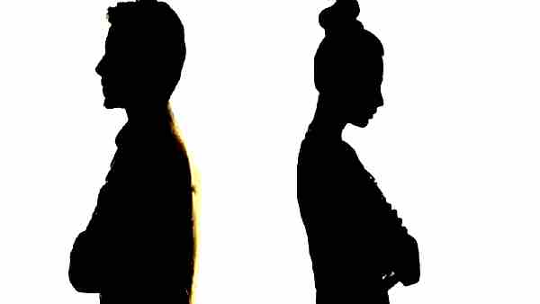 टैक्सी कैब चालक से शुरू हुआ अफेयर